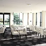 斯涛特尔梅兹特克诺波勒餐厅酒店 4* 梅斯