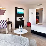 斯涛特尔梅兹特克诺波勒餐厅酒店 4* 梅斯