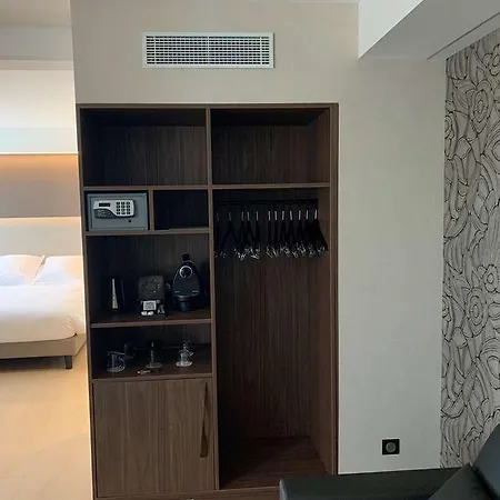 Hotell Western Technopole Metz