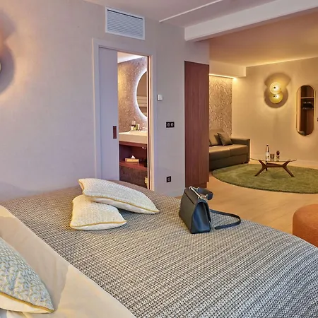 Western Technopole 4*