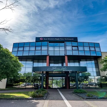 Hotel Western Technopole 4*
