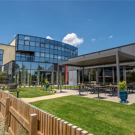 Hotel Western Technopole 4*