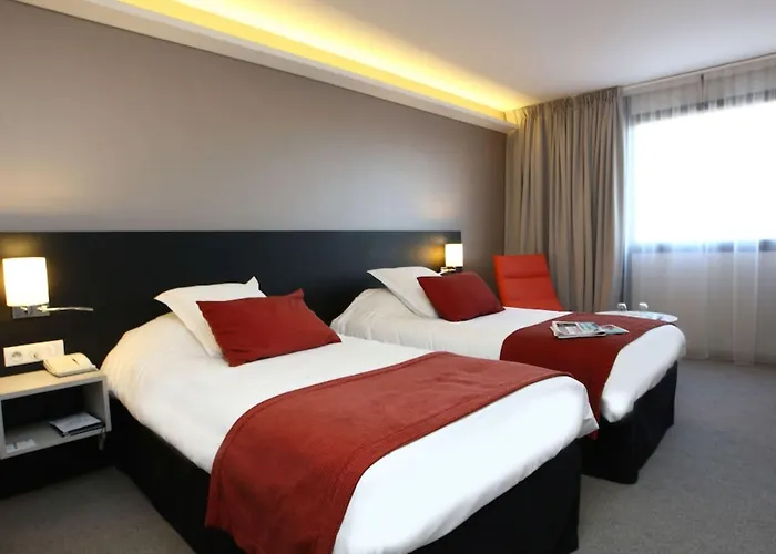 Hotel Western Technopole 4*