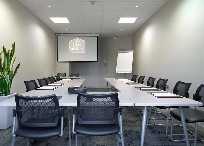 Hotel Western Technopole 4*