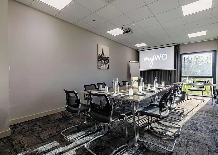 Western Technopole Szálloda