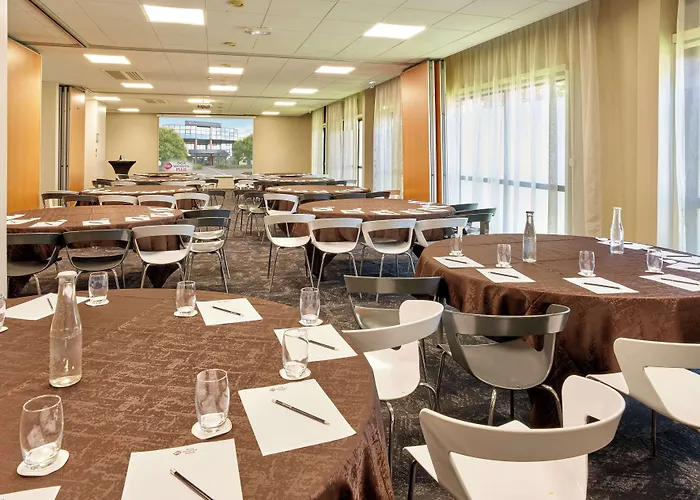 Hotel Western Technopole 4*